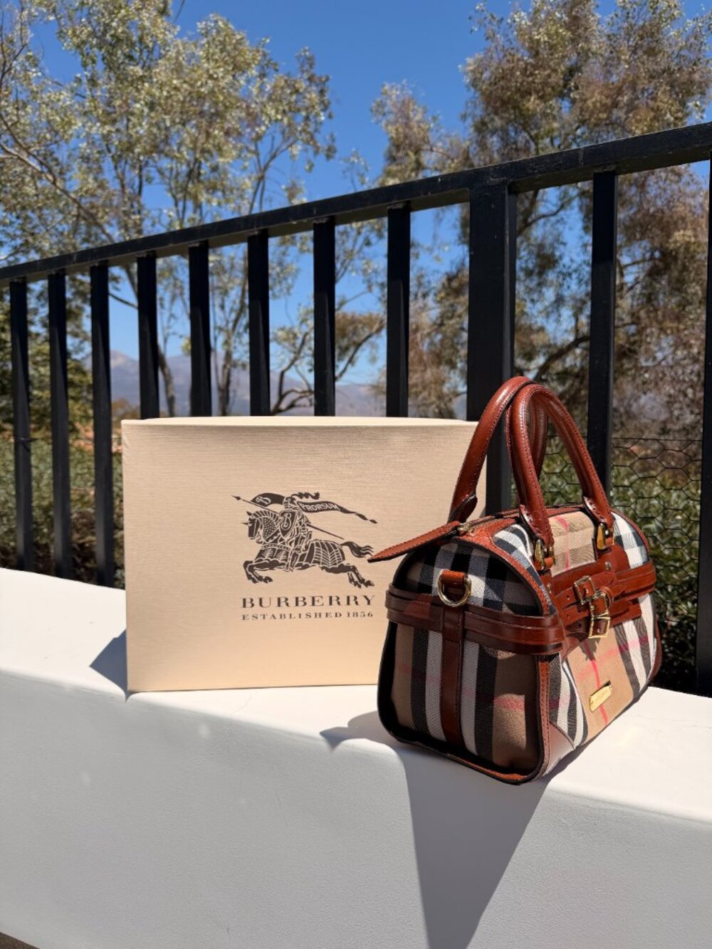 Burberry House Check Bridle Boston Bag (Alchester/Chester model) in Brown (+box) - Picture 4 of 7